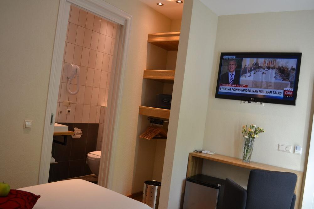 Alp Hotel Amsterdam Bagian luar foto