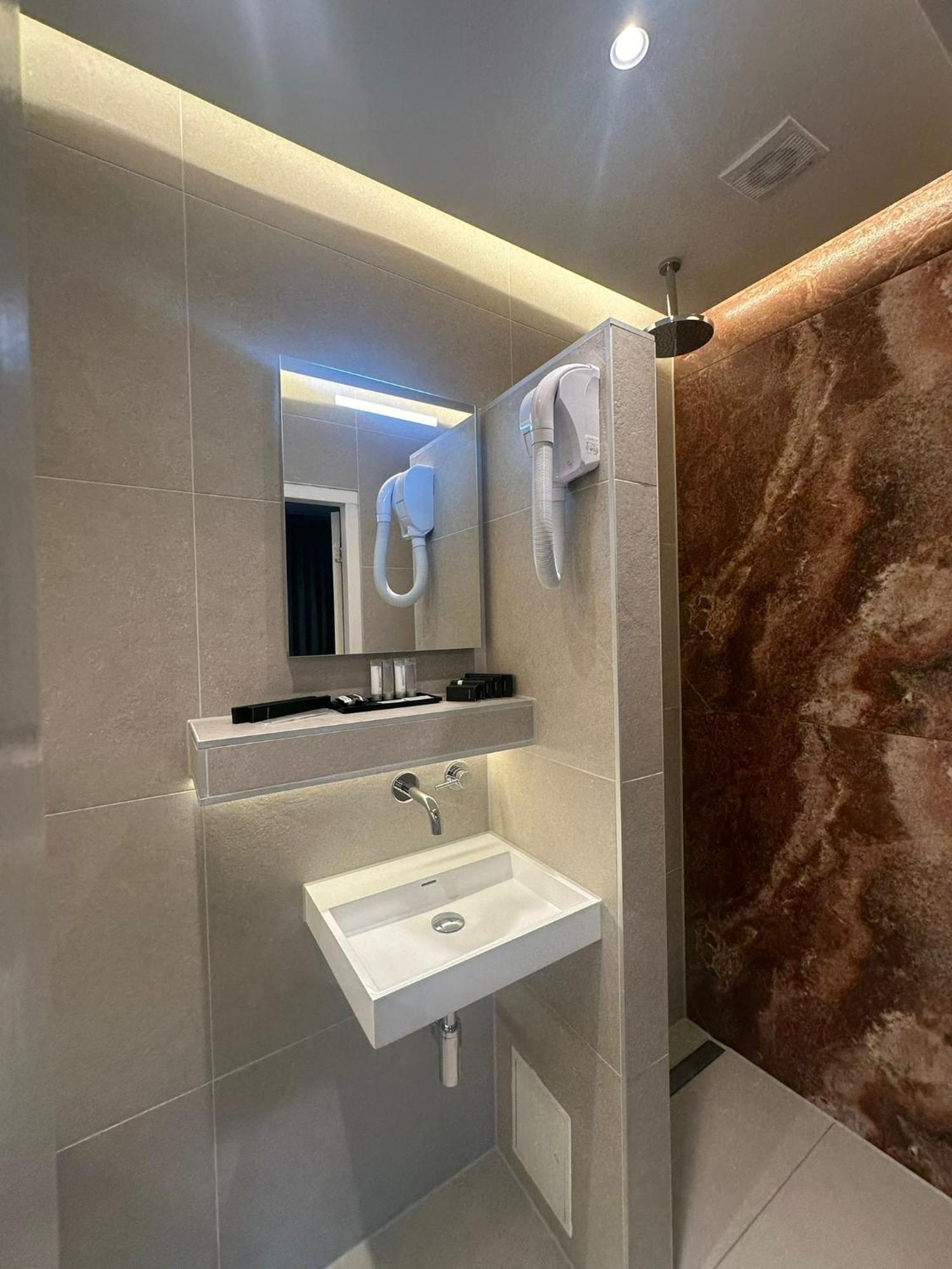 Alp Hotel Amsterdam Ruang foto